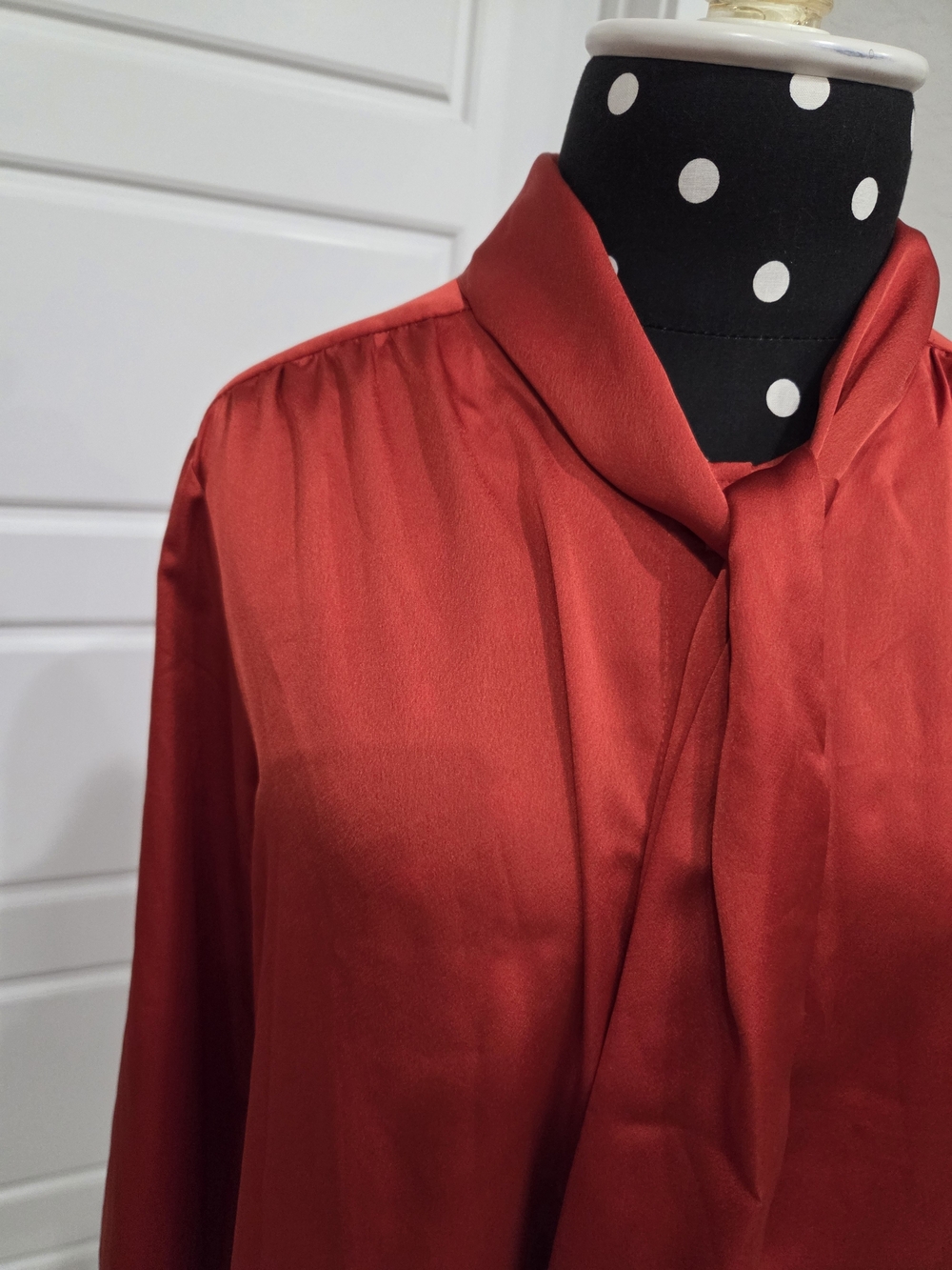 Ann Taylor Women's Satin Tie-Neck Blouse in Rich Orange Size Medium - Picture 4 of 10